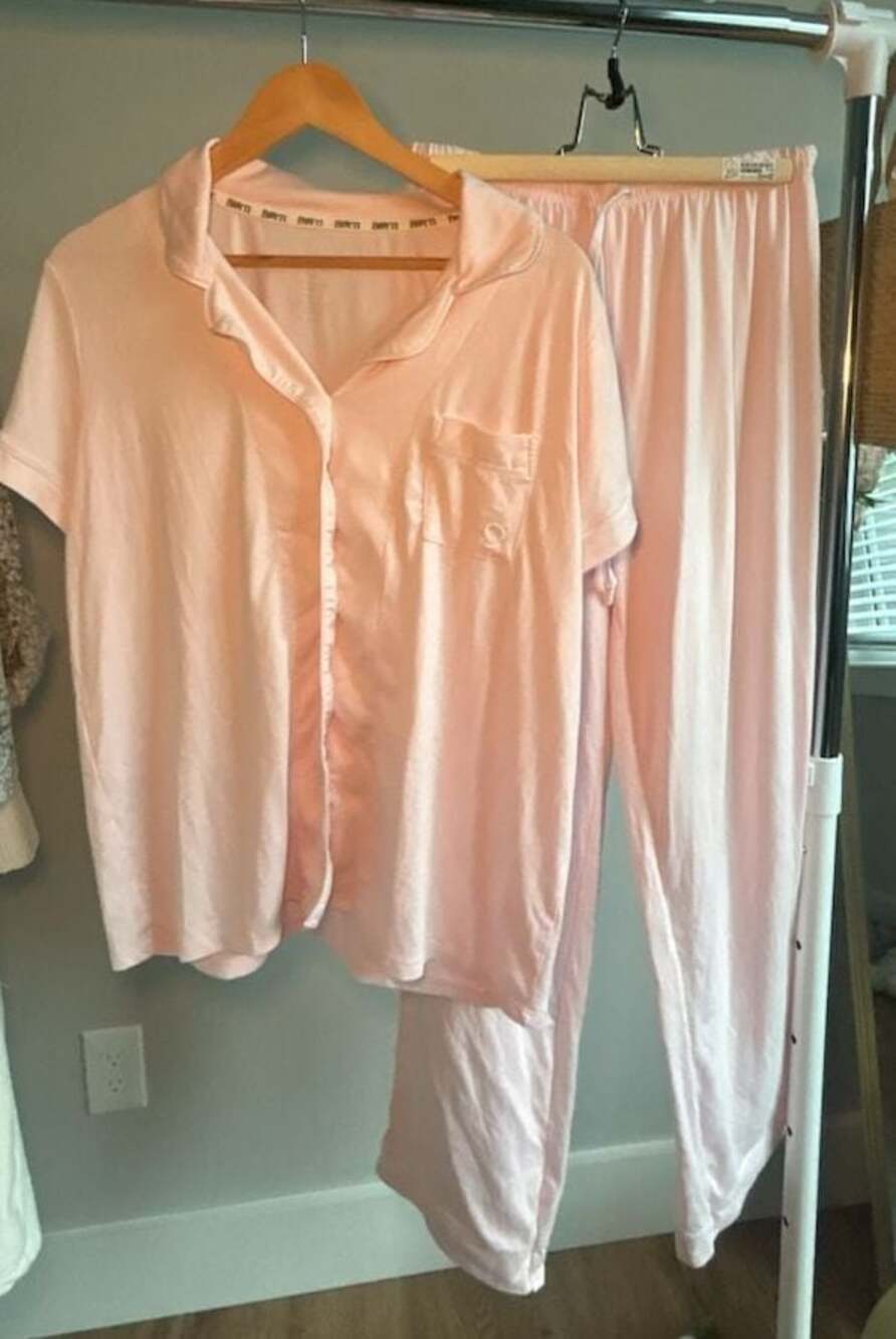 Børn Women's Short Sleeve Button-Down Top and Long Pants Pajama Set, Light Pink